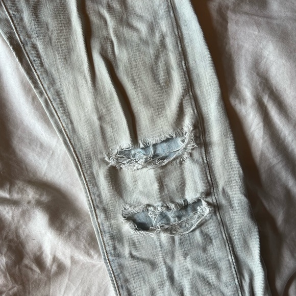 Anthropologie - Lightwash Denim Jeans - Low Rise Distressed Cropped Slim Fit - Picture 7 of 15